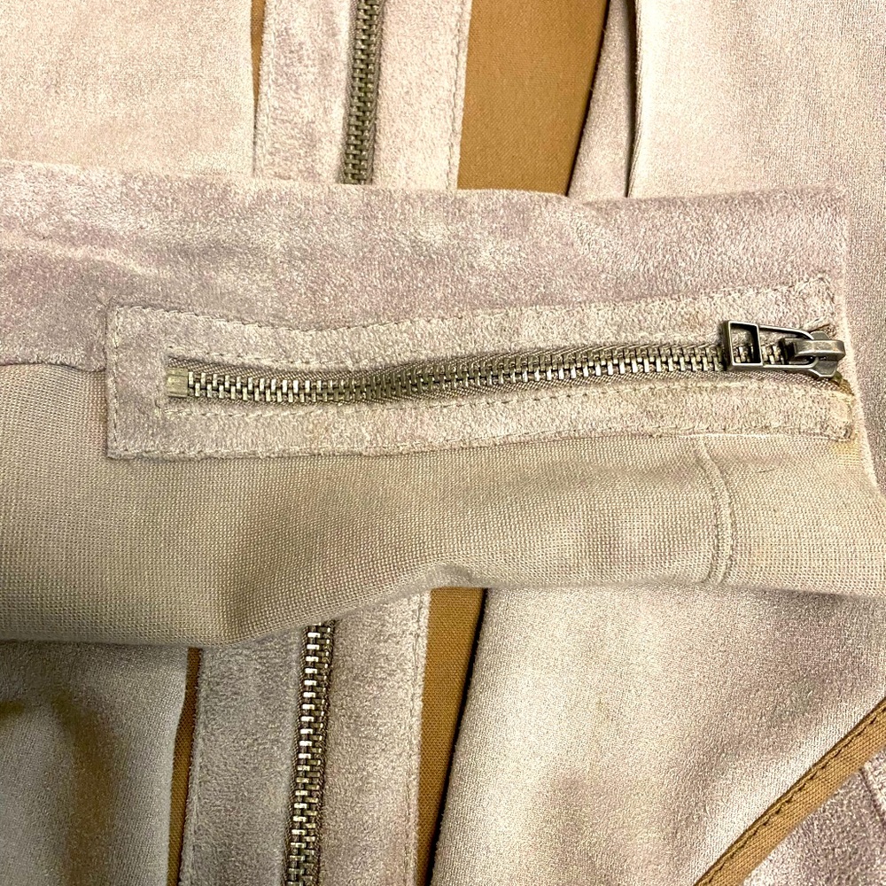 Bcbg maxazria beige Moto jacket multi fabric ,suede , twill and knit . Xs - Picture 3 of 4